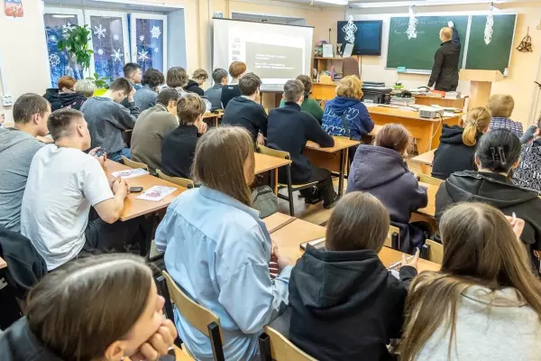 Прошел тренинг «Нейросети» для студентов Мурманского строительного колледжа им. Момота